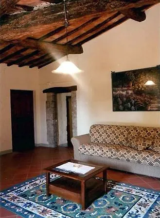 Borgo Montefolchi Hotel 3*