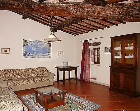 Borgo Montefolchi Hotel 3*